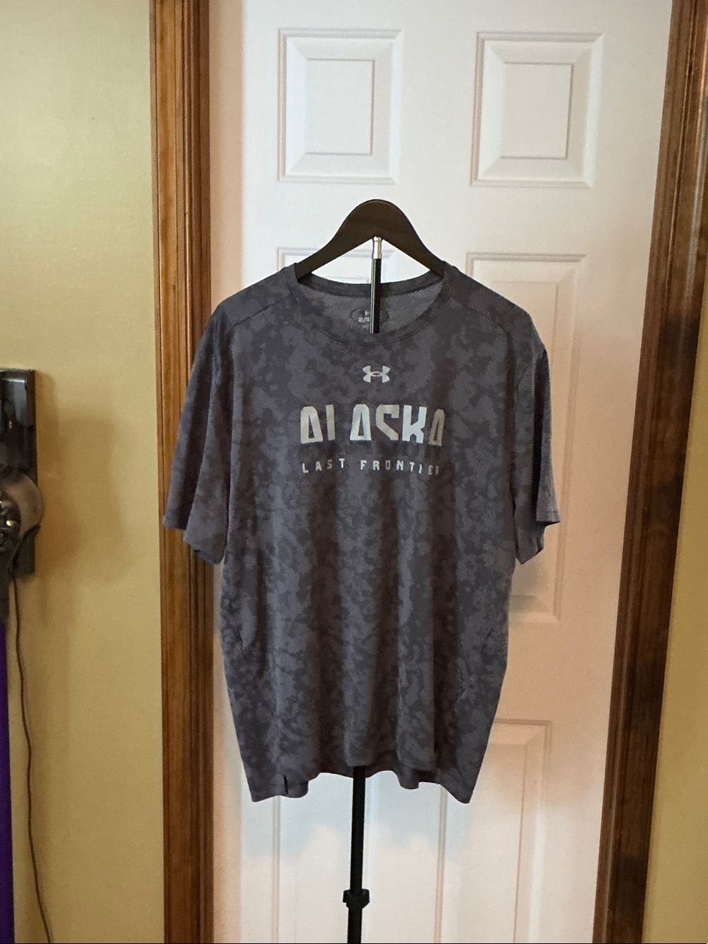 Under Armour Gray Alaska Graphic Short-Sleeve Performance Tee